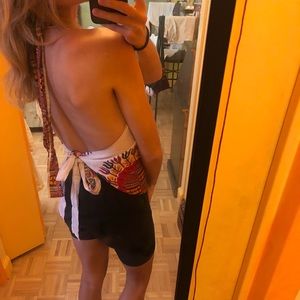 Backless print tie top